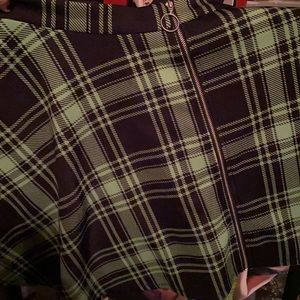 Green plaid O-ring skater skirt